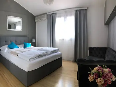 mit Privatpool neben dem Strand, Maison 12 personnes à Omiš - Photo 10