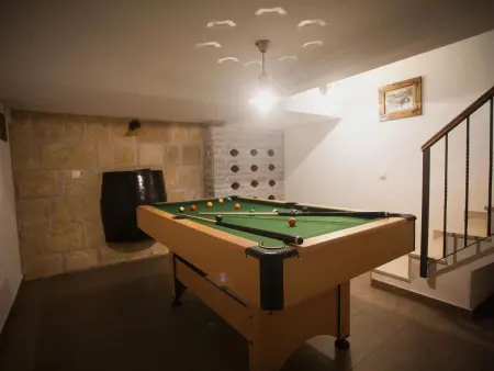 mit Privatpool neben dem Strand, Maison 12 personnes à Omiš - Photo 17