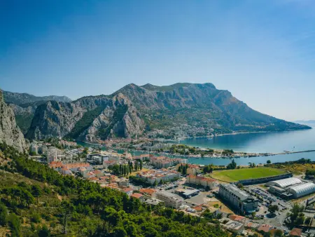 mit Privatpool neben dem Strand, Maison 12 personnes à Omiš - Photo 38