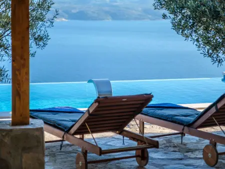 Villa mit vier Schlafzimmern und beheiztem Pool, Maison 8 personnes à Omiš - Photo 10