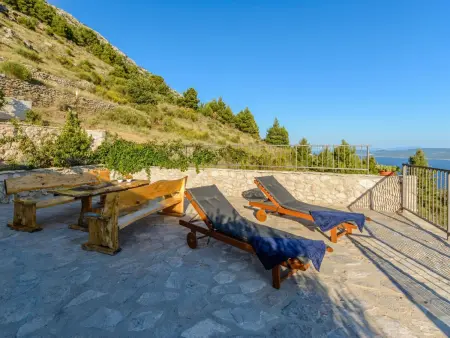 Villa mit vier Schlafzimmern und beheiztem Pool, Maison 8 personnes à Omiš - Photo 13