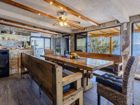 Villa mit vier Schlafzimmern und beheiztem Pool, Maison 8 personnes à Omiš - Photo 22