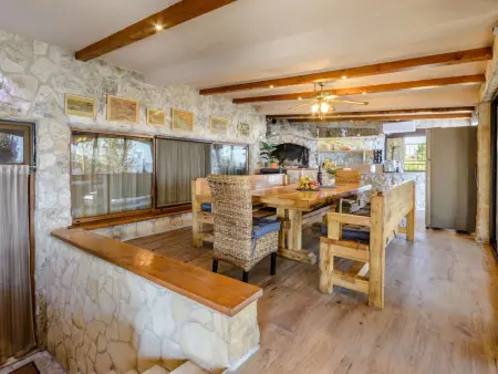Villa mit vier Schlafzimmern und beheiztem Pool, Maison 8 personnes à Omiš - Photo 23