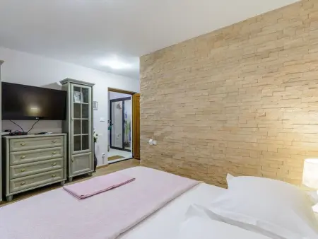 Villa mit vier Schlafzimmern und beheiztem Pool, Maison 8 personnes à Omiš - Photo 29