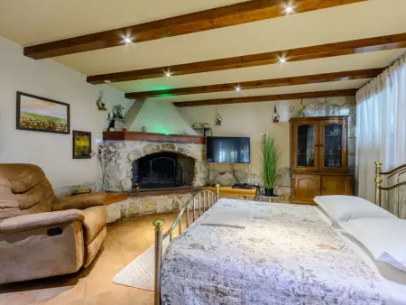 Villa mit vier Schlafzimmern und beheiztem Pool, Maison 8 personnes à Omiš - Photo 39