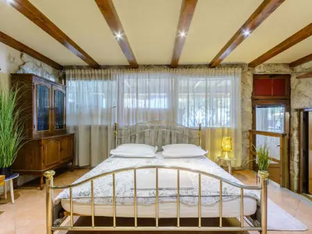 Villa mit vier Schlafzimmern und beheiztem Pool, Maison 8 personnes à Omiš - Photo 40
