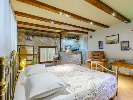 Villa mit vier Schlafzimmern und beheiztem Pool, Maison 8 personnes à Omiš - Photo 41