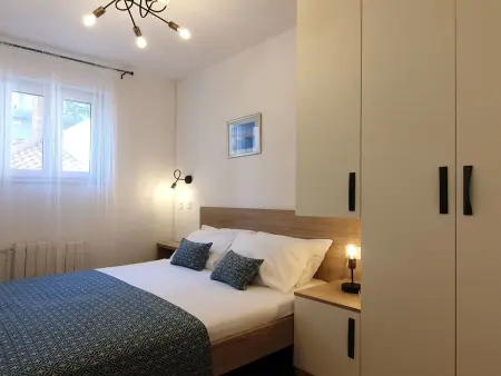 Geräumiges Ferienhaus in Omiš mit Privatem Pool - Photo 15