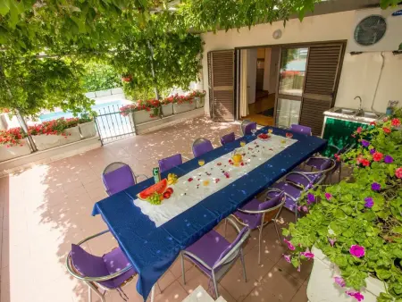 Geräumiges Ferienhaus in Omiš mit Privatem Pool - Photo 19