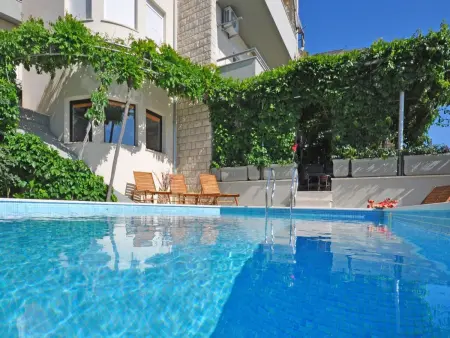 Geräumiges Ferienhaus in Omiš mit Privatem Pool - Photo 26