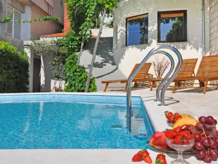 Geräumiges Ferienhaus in Omiš mit Privatem Pool - Photo 27