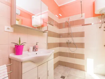 Villa May, Maison 8 personnes à Tinjan - Photo 22