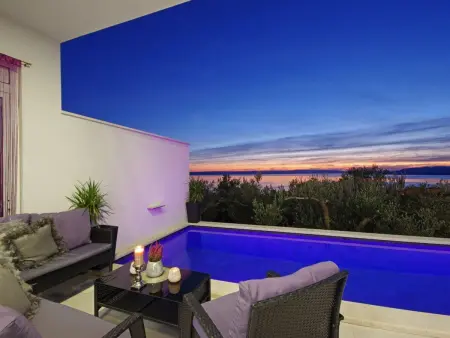 in Makarska mit Schöner Terrasse, Maison 6 personnes à Makarska - Photo 2