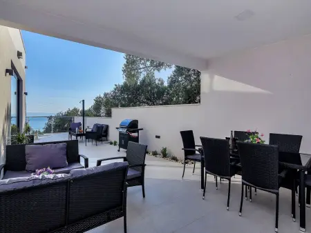 in Makarska mit Schöner Terrasse, Maison 6 personnes à Makarska - Photo 9