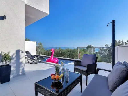 in Makarska mit Schöner Terrasse, Maison 6 personnes à Makarska - Photo 10