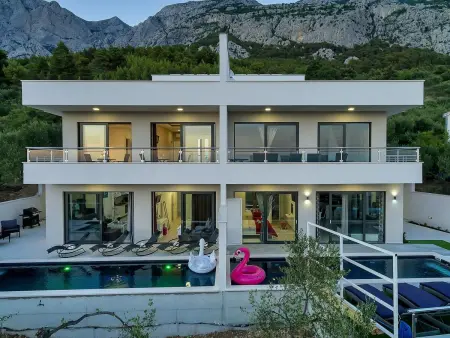 in Makarska mit Schöner Terrasse, Maison 6 personnes à Makarska - Photo 11