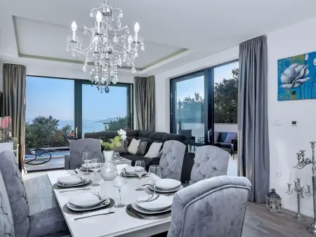 in Makarska mit Schöner Terrasse, Maison 6 personnes à Makarska - Photo 17