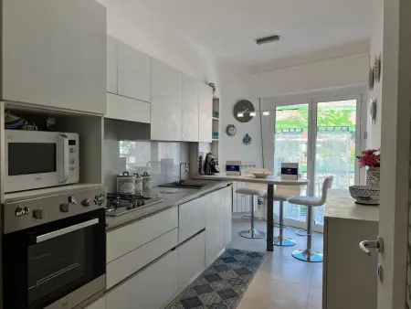 für 4 Personen ca. 80 m&sup2; in Sanremo, Norditalien (Ligurien) - Photo 2
