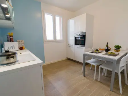 Wohnung mit Balkon, Appartement 6 personnes à Borghetto Santo Spirito - Photo 10