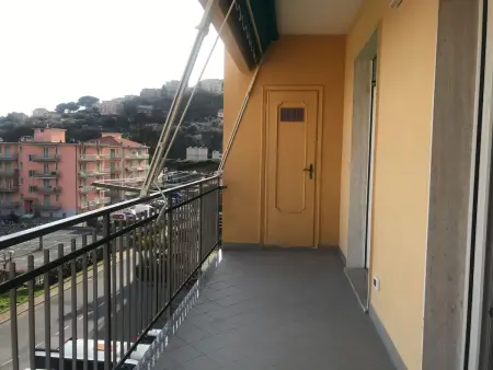 'White' mit Balkon, Appartement 4 personnes à Pietra Ligure - Photo 3