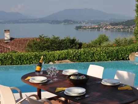 Villa Lago Maggiore - 20% Greenfee Ermäßigung, Maison 8 personnes à Meina - Photo 1