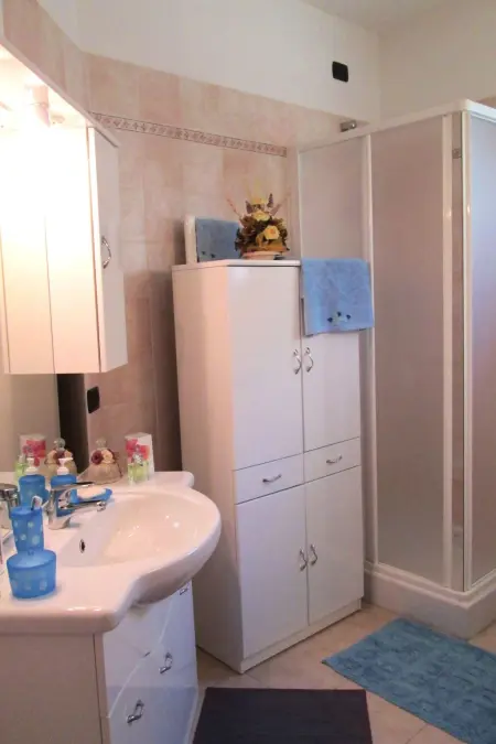CasaKatty Zwei-Zimmer-Wohnung mit Balkon mit Seeblick - Photo 2
