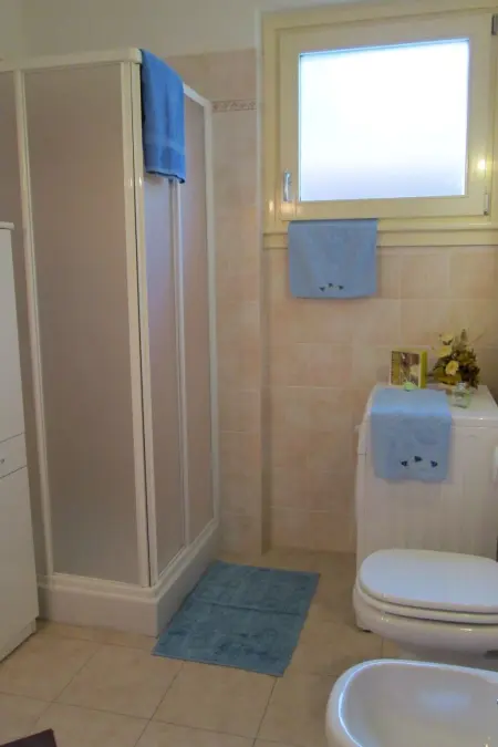 CasaKatty Zwei-Zimmer-Wohnung mit Balkon mit Seeblick - Photo 3