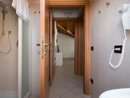 Lakeside Attic Apartment, Appartement 4 personnes à Domaso - Photo 8