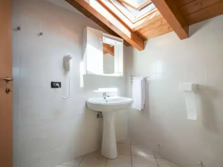 Lakeside Attic Apartment, Appartement 4 personnes à Domaso - Photo 10