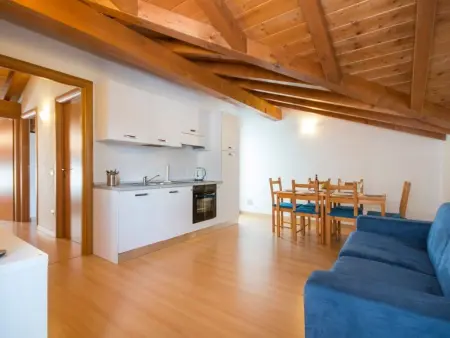Dachgeschosswohnung am See für 6 Personen, Appartement 6 personnes à Domaso - Photo 1
