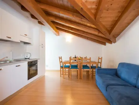 Dachgeschosswohnung am See für 6 Personen, Appartement 6 personnes à Domaso - Photo 4