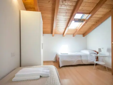 Dachgeschosswohnung am See für 6 Personen, Appartement 6 personnes à Domaso - Photo 13