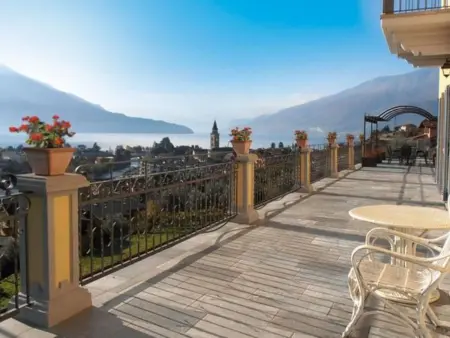 Jugendstilvilla mit Blick auf den Comer See, Maison 6 personnes à Vercana - Photo 1