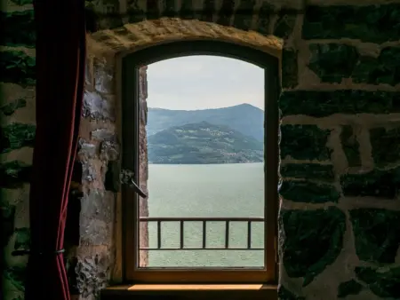 Open Space Penthouse im Schloss mit Seeblick, Appartement 6 personnes à Fonteno - Photo 3