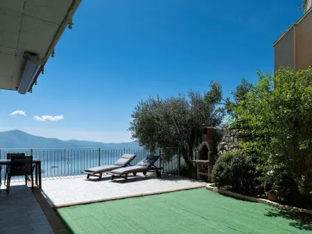 Mantegna - garten mit seeblick und schwimmbad, Appartement 4 personnes à Fonteno - Photo 1