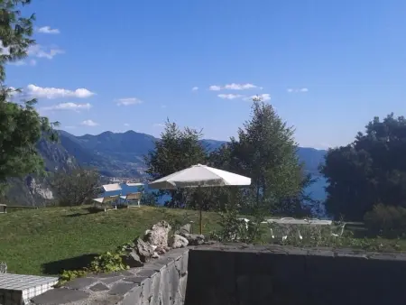 in Panoramalage in Solto Collina, Maison 2 personnes à Fonteno - Photo 3