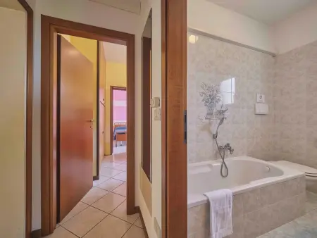mit Seeblick und privatem Garten, Maison 6 personnes à Bardolino - Photo 22