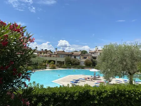 Wohnung im Resort mit großes Schwimmbad und Sportbereich - Photo 41