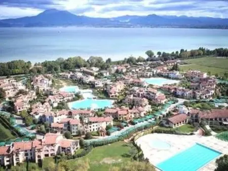 Wohnung mit Terrasse, Appartement 4 personnes à Peschiera del Garda - Photo 7