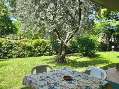 Gemütliche Drei-Zimmer-Wohnung mit Garten, Appartement 6 personnes à Sirmione - Photo 1