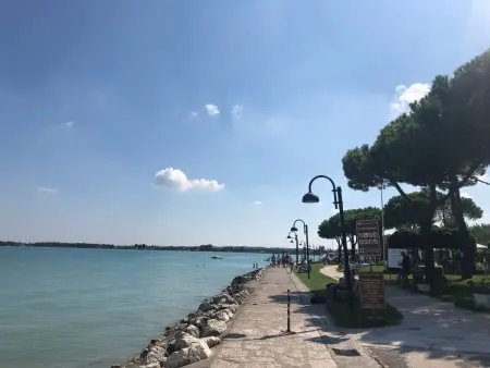 Gemütliche Drei-Zimmer-Wohnung mit Garten, Appartement 6 personnes à Sirmione - Photo 20