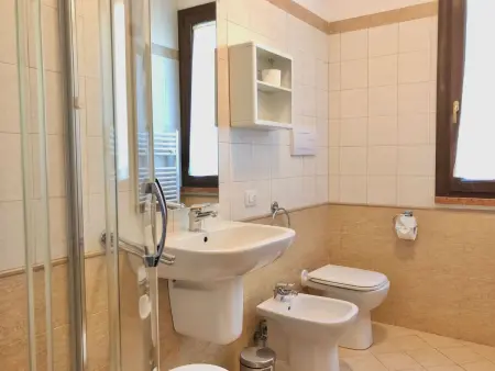 Gemütliche Zweizimmerwohnung mit Balkon, Appartement 4 personnes à Sirmione - Photo 2