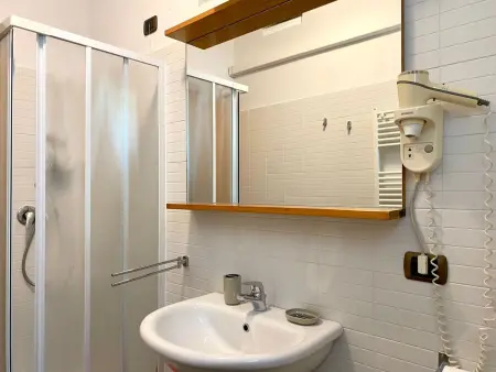 Gemütliche Zweizimmerwohnung mit Garten, Appartement 4 personnes à Sirmione - Photo 3