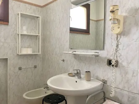 Gemütliche Drei-Zimmer-Wohnung mit Balkon, Appartement 6 personnes à Sirmione - Photo 7