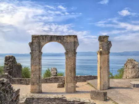 Gemütliche Drei-Zimmer-Wohnung mit Balkon, Appartement 6 personnes à Sirmione - Photo 40