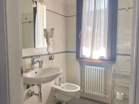 Gemütliche Dreizimmerwohnung mit Balkon, Appartement 6 personnes à Sirmione - Photo 7