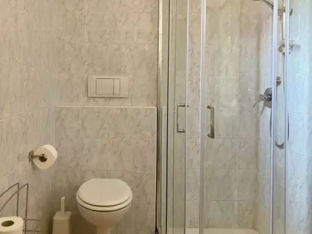Gemütliche Drei-Zimmer-Wohnung mit Garten, Appartement 6 personnes à Sirmione - Photo 6
