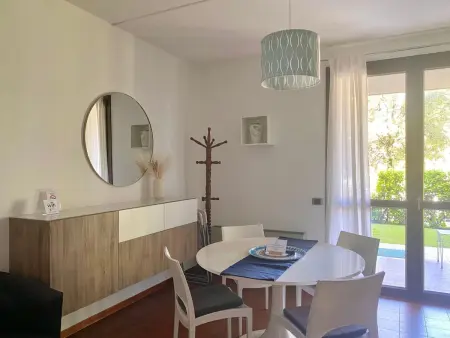 Gemütliche Drei-Zimmer-Wohnung mit Garten, Appartement 6 personnes à Sirmione - Photo 8