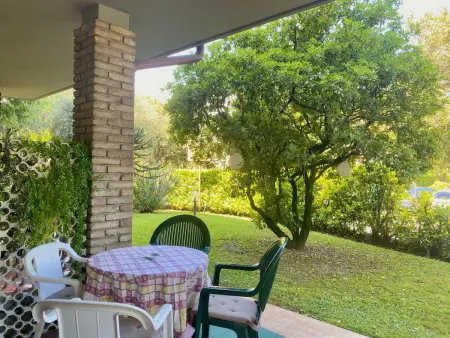 Gemütliche Drei-Zimmer-Wohnung mit Garten, Appartement 6 personnes à Sirmione - Photo 10