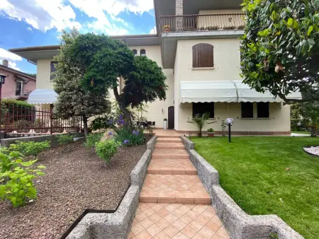 Gemütliche Drei-Zimmer-Wohnung mit Garten, Appartement 6 personnes à Sirmione - Photo 14
